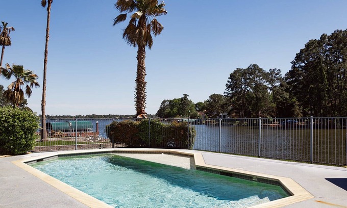 Walden on Lake Conroe House | Available Aug! Stay at BlueWalden waterfront, 5 ensuite bedrooms, pool/spa, dock