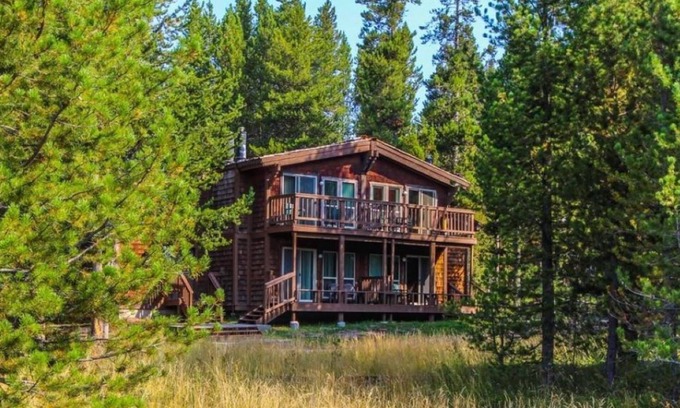 Island Park Condo | AVAILABLE JULY 25th -July 27th leave the 28th