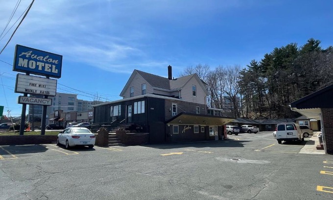 Saugus Hotel | Avalon Motel