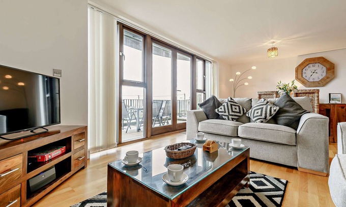 Praa Sands Apartment | Avalon - Praa Sands - Two Bedroom Apartment, Sleeps 4