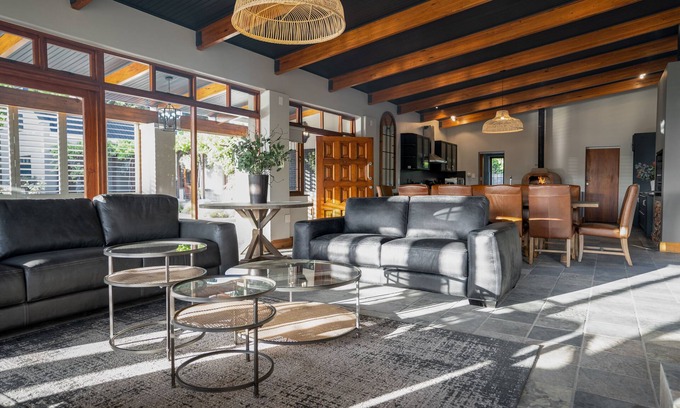 Stellenbosch House | Avemore Manor House -Exquisite winelands home with Breathtaking Views
