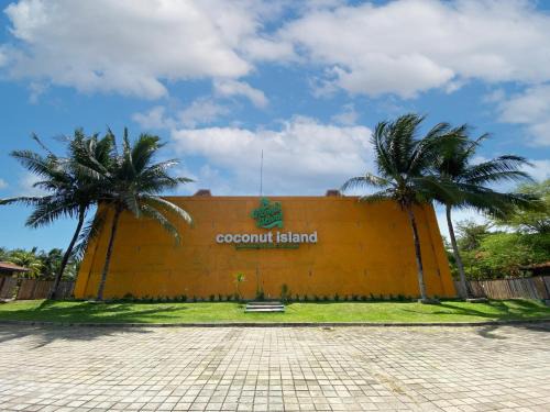 Labuhan Resort | Avery Coconut Island Waterpark Beach Resort Carita