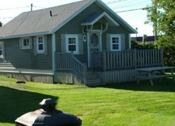 Cavendish Cabin | Avonlea Cottages PEI - 2 Bedroom Premier Cottage - 2 bedroom premier Cottage (#8)