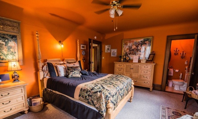 Stratford Bed & Breakfast | Avonview Manor- Vive Provence Suite- Gracious Service with Style.