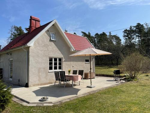 Tofta House | Avskilt nyrenoverat hus på stor naturtomt med närheten till både Visby och havet