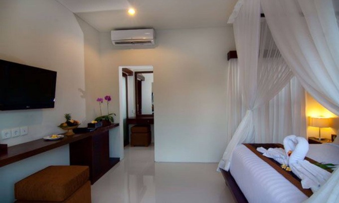 Batubelig Villa | Awan Two Bedroom Private Pool Villa in Seminyak, 5 mnts walk to the beach