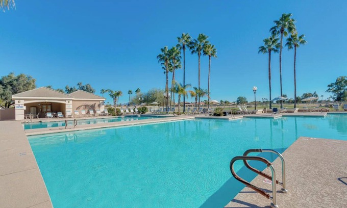 Sun Lakes House | Award winning resort community of Sun lakes. Whole house on the golf course.