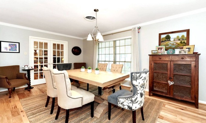 Westbury House | Awarded Top Properties on AirDNA!