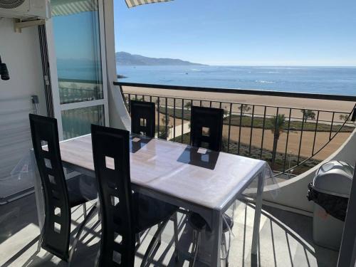 Empuriabrava Apartment | AwayDays Minimal Apartment with Incredible Views