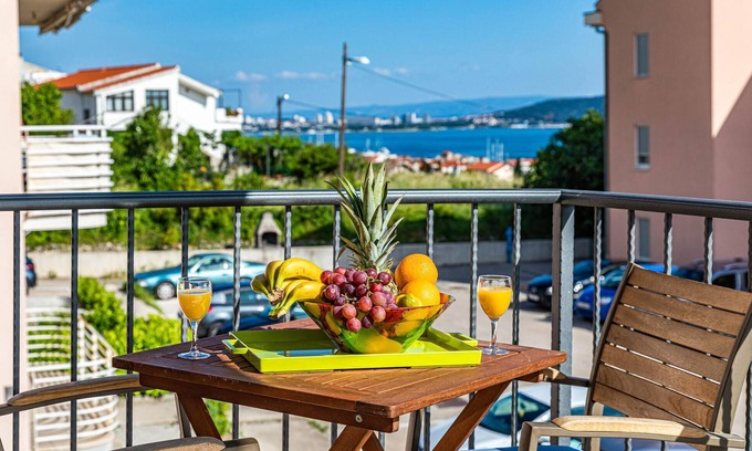 Kastel Kambelovac Apartment | Awesome apartment in Kastel Kambelovac