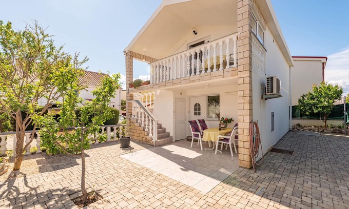 Vir Apartment | Awesome apartment in Vir with WiFi