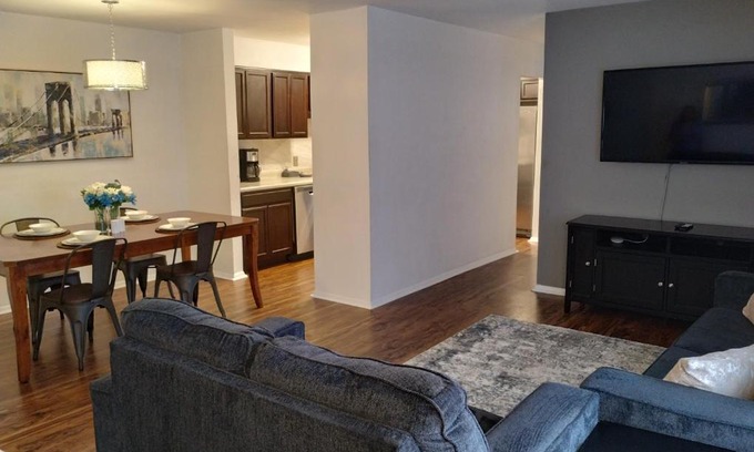 Southwest Raleigh Apartment | Awesome Condo in Central Raleigh
