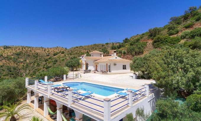 Almogia House | Awesome home in Almogia