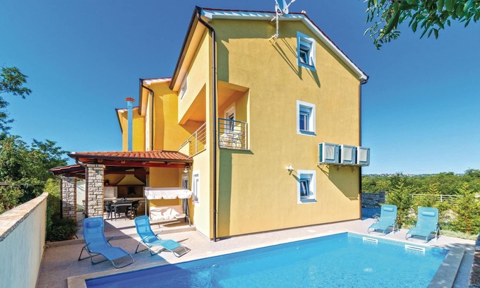 Tar-Vabriga House | Awesome home in Perci with WiFi