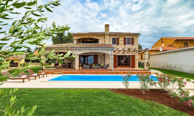 Kastelir-Labinci House | Awesome home in Porec