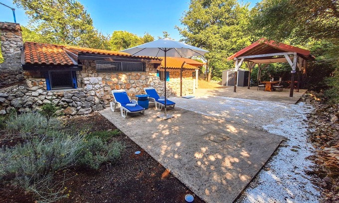 Risika House | Awesome home in Risika with kitchen