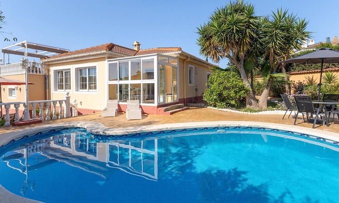 Quesada House | Awesome home in Rojales with kitchen
