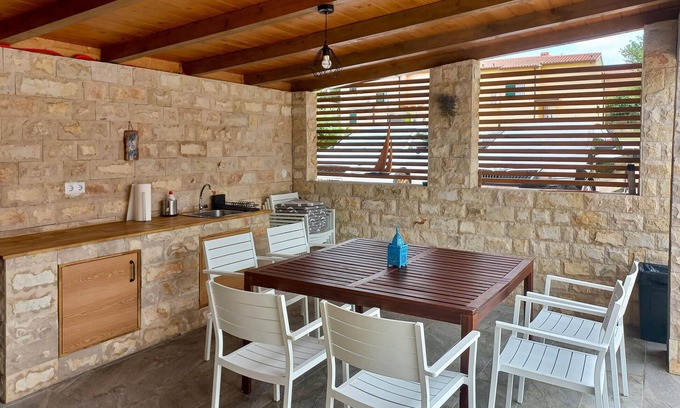 Sveta Nedelja House | Awesome home in Santalezi with WiFi