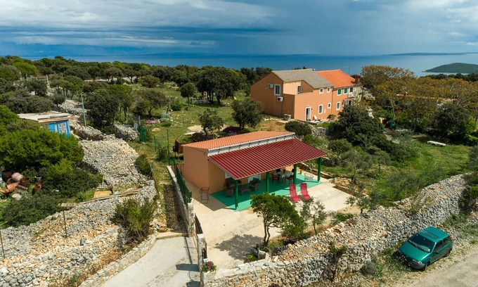 Veli Losinj House | Awesome home in Veli Losinj with WiFi