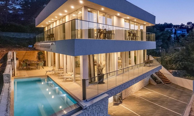 Cove Basina (Jelsa) House | Awesome home in Vrboska with sauna