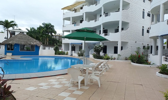 Tonsupa Apartment | Awesome private apartment 100mts from the beach!