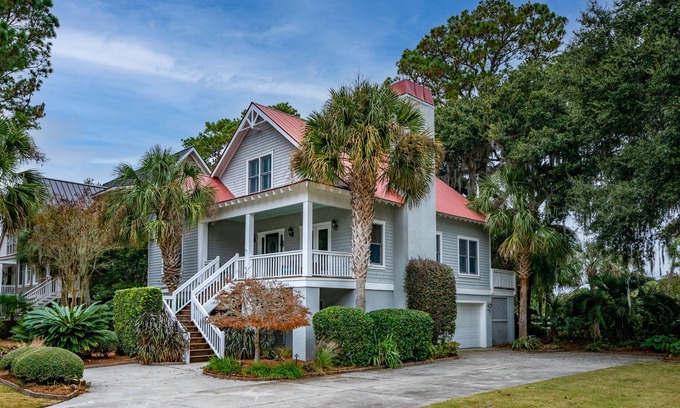 Seabrook Island House | Awesome Seabrook Village Location w/Neighborhood Pool! Amenity Cards! Pet Friendly!