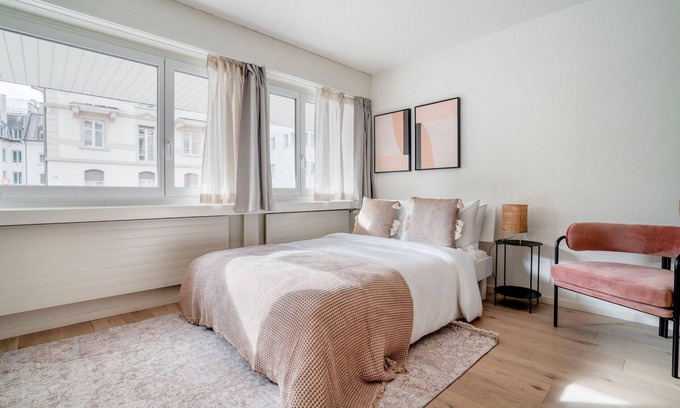 District 6 Apartment | Awesome Unterstrass Studio, nr University & Groceries, by Blueground