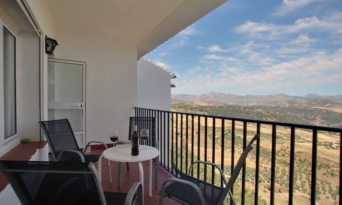 Old Town Apartment | AWESOME VIEWS & LOCATION IN OLD TOWN