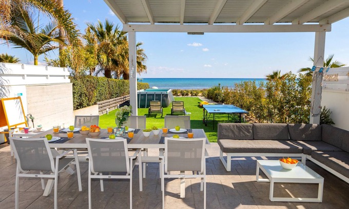 Ayia Thekla Villa | Ayia Thekla Seafront Villa Dagi