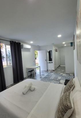 Centro Hotel | AYZ Silvela - Auto check-in property