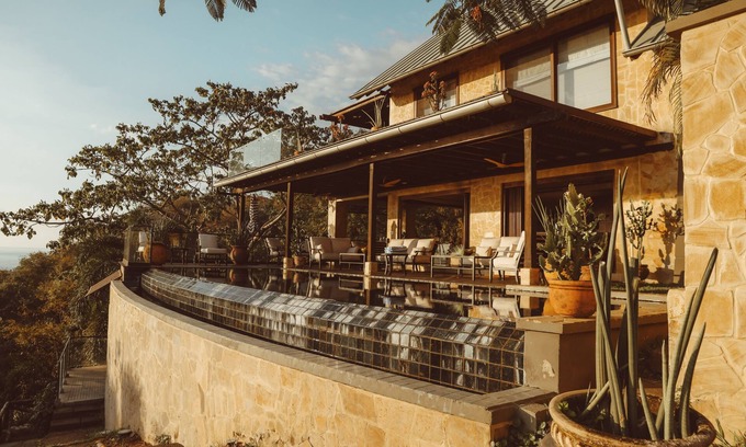 Garza House | Azafran Gardens - Amazing sunrises and sunsets with ocean and mountain views