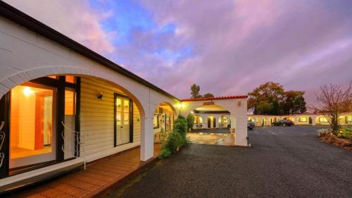 Coonabarabran Hotel | Azalea Motel