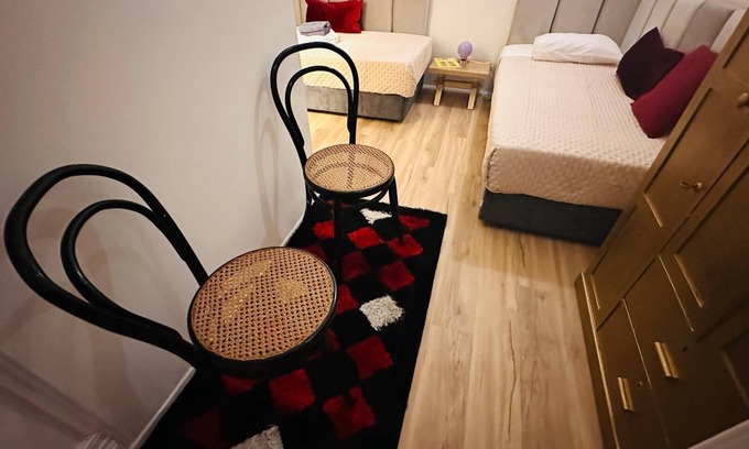 Ponta Delgada Cabin | Azor International Hostel - Q5