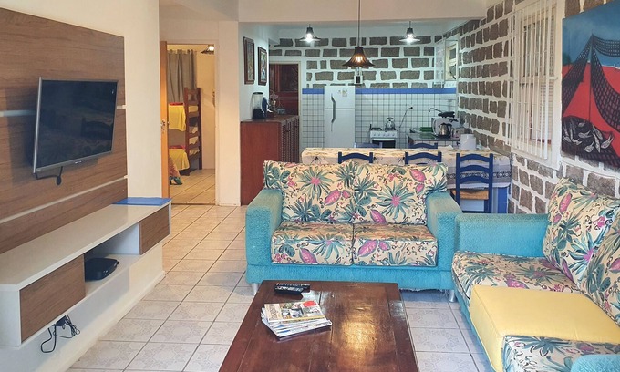 Florianopolis House | Azoriana - Casa Pé-na-areia a Passos da Praia e em Meio a Natureza