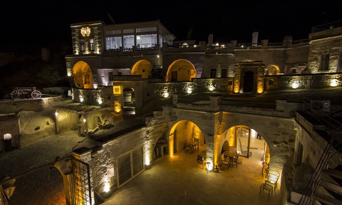 Cavusin Hotel | Azure Cave Suites