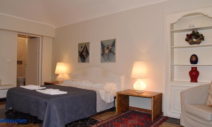 Historic Centre Bed & Breakfast | B&B Carlo Alberto