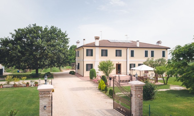 Bellombra Hotel | B&B Corte Burchio