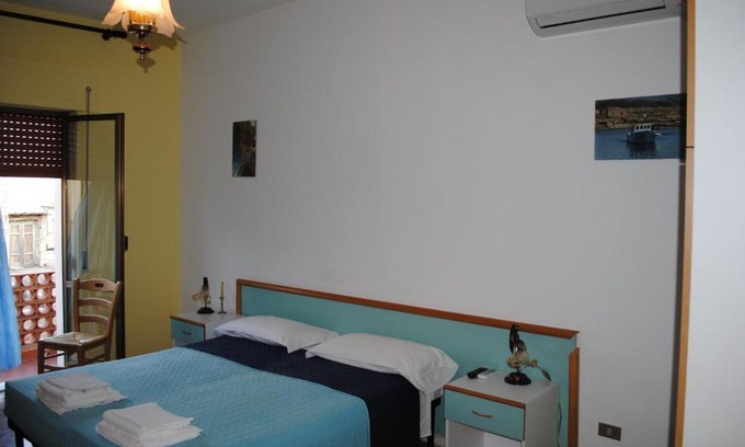 Le Castella Bed & Breakfast | B&b La Scogliera