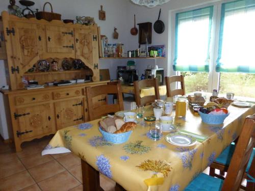 Bruson Bed & Breakfast | B&B Les Acacias