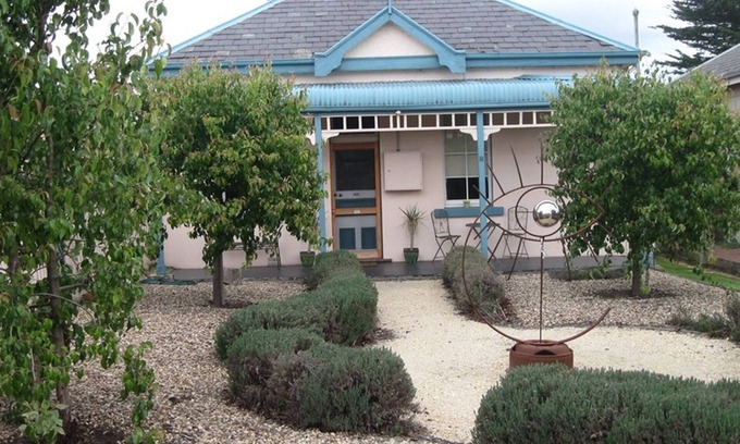 Kyneton Cottage | B&B on Piper - Beautiful Cottage Accommodation