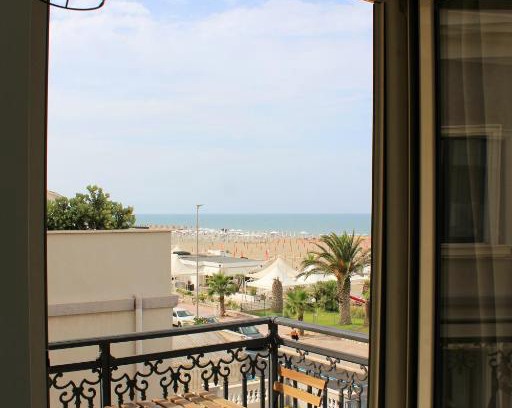 Margherita di Savoia Bed & Breakfast | B&B Via Veneto