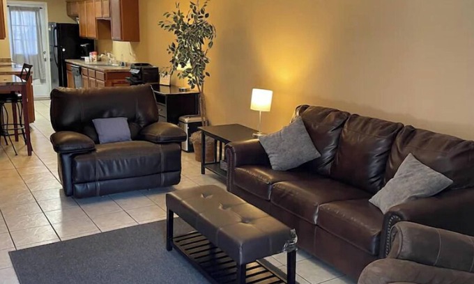 Shenandoah House | B Centrally located.13mi to LSU. Min from Woman’s.n