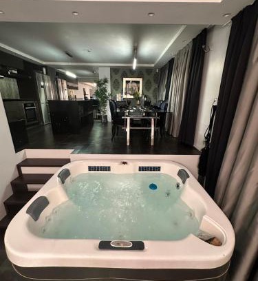 Vilnius Apartment | B&M Jacuzzi Rezidencija SELF CHECK - IN