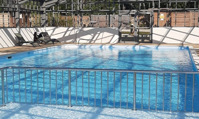 Guerande Ski Chalet | B049 - 3-bedroom chalet on secure estate with indoor pool.