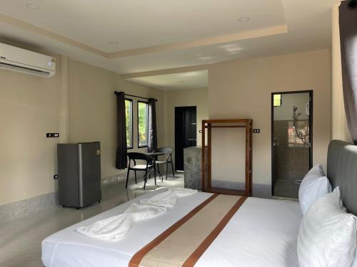 Ko Lanta House | Baan klang suan at kantiang bay