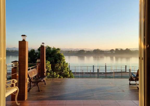 Nakhon Phanom House | BaanJergun-บ้านเจอกัน