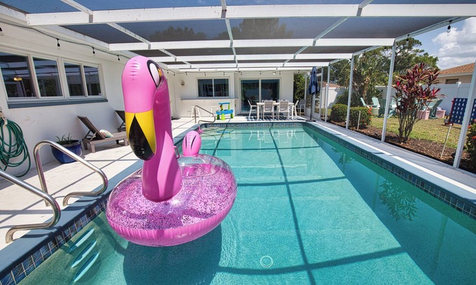 Whitfield House | Baby/Kid Friendly-Close to Beach/Downtown-Heated Pool-Fire Pit-Game Room