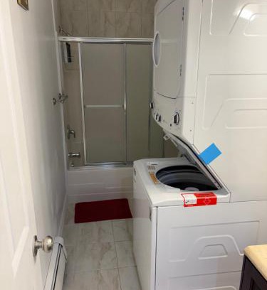 Bedford House | Bachelor and Double room in Bedford, Halifax