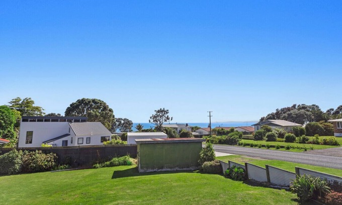 Waiotahi House | Back to the Beach Bach- Whole House- 4 guests- One price