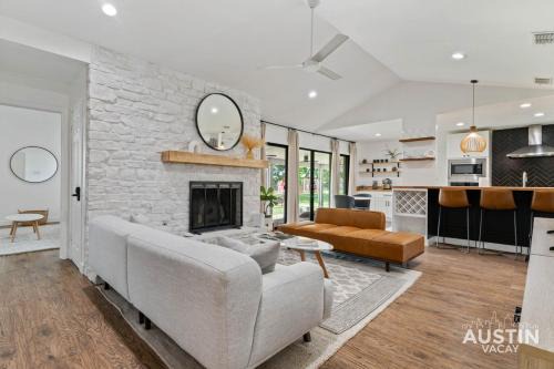 McNeil House | Backyard w Deck, Yoga Space 3BR 2BA Home Parking Near Domain by Austin Vacay